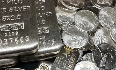 Giá bạc ngày 02/01/2025: biến động nhẹ đầu năm