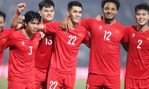 Giá vé trận chung kết Việt Nam Thái Lan tăng từng giờ, phe vé giục khách "chốt nhanh vì còn tăng tiếp"