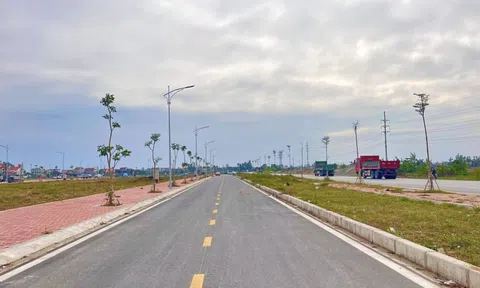 'Cò đất' tiết lộ đất đấu giá 120 triệu/m2 ở phố huyện