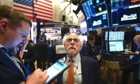 Chứng khoán Mỹ khép lại quý giao dịch tệ nhất 3 năm qua