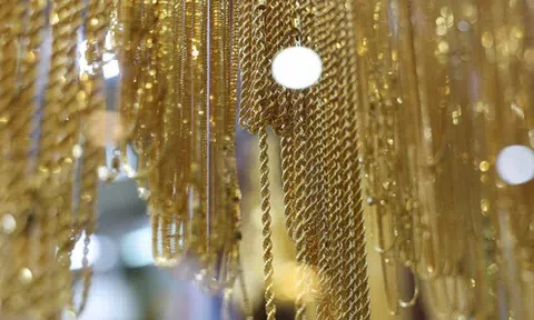 Giá vàng thế giới tăng như vũ bão giữa căng thẳng thương mại