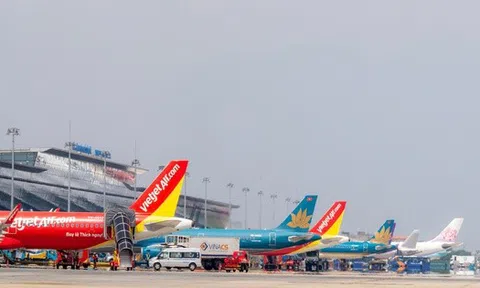 Vé bay dịp 30-4 đắt ngang Tết, Cục Hàng không tăng cường giám sát