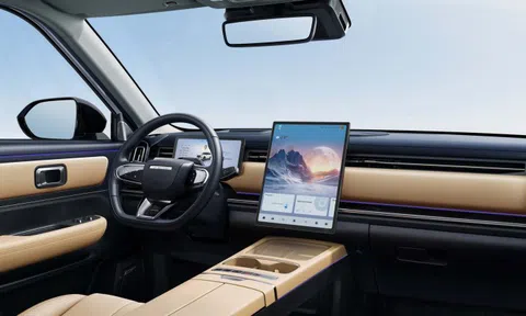 Ở Việt Nam có mẫu xe to ngang CX-5 nhưng ăn xăng 1L/100km, mạnh hơn cả Land Cruiser Prado: Giá thế nào?