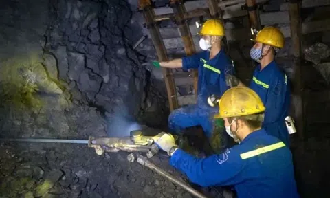 TKV cam kết cấp đủ than cho sản xuất điện mùa khô 2025