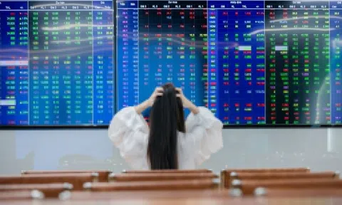 Chứng khoán bị bán tháo, giảm mạnh nhất 4 tháng