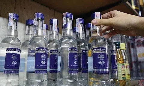 Ông chủ rượu Vodka báo lãi kỷ lục nhờ thanh lý tài sản