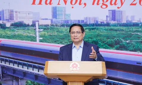 Thủ tướng: Khẩn trương trình Quốc hội các cơ chế đặc thù thống nhất cho tất cả các dự án đường sắt