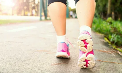 Nên đi bộ bao nhiêu phút mỗi ngày để giảm cân?