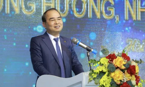 Hai thập kỷ đồng hành của Chủ tịch và Tổng Giám đốc Việt Phát trước khi "ngã ngựa"