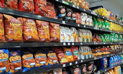 Vì sao gói bim bim to đùng nhưng bên trong có rất ít bánh?