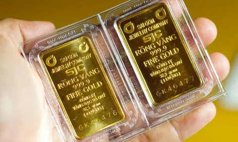 3 tiếng, giá vàng 'bốc hơi' 5 triệu đồng/lượng