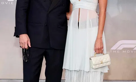 Brad Pitt sánh đôi bạn gái ra mắt phim