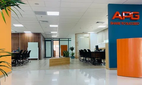 Chủ tịch Nguyễn Hồ Hưng thoái gần hết vốn tại Chứng khoán APG