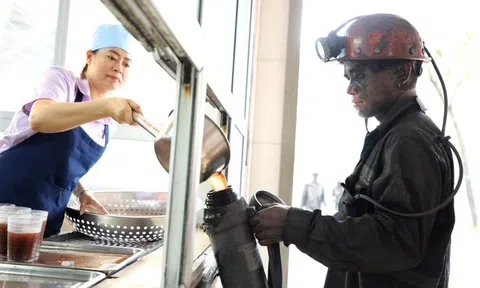 Ngành than tăng cường chăm lo công nhân trong mùa nắng nóng