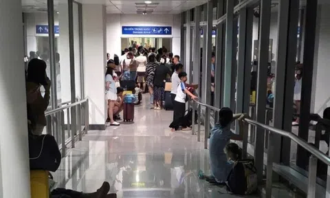 Cục Hàng không Việt Nam yêu cầu làm rõ, xử lý nghiêm vụ đoàn khách 'mắc kẹt' ở sân bay Tân Sơn Nhất
