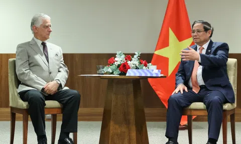 Thủ tướng làm việc với các tập đoàn, liên đoàn doanh nghiệp Brazil