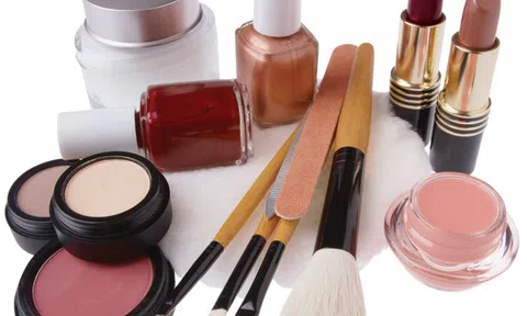 Thêm danh sách 54 mỹ phẩm thu hồi phiếu công bố sản phẩm: Là son môi, phấn mắt, nước tẩy trang... nhập khẩu