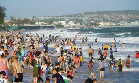 Doanh thu du lịch Bình Thuận vượt 15.000 tỷ đồng sau nửa năm