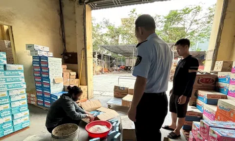 Tiêu hủy hơn 420 sản phẩm dinh dưỡng sữa bột béo và sữa nước nhập lậu
