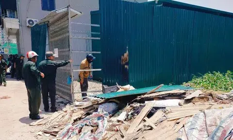 Cưỡng chế loạt công trình kiên cố 'núp bóng' nhà tôn