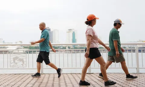 Chuyên gia tuổi thọ tiết lộ thời lượng đi bộ giúp trẻ lâu