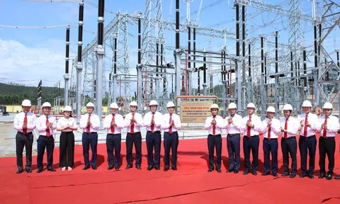 Gắn biển công trình chào mừng Đại hội Đảng bộ EVN lần thứ IV