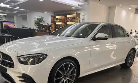 Nhiều mẫu xe sang giảm giá mạnh xả hàng tồn