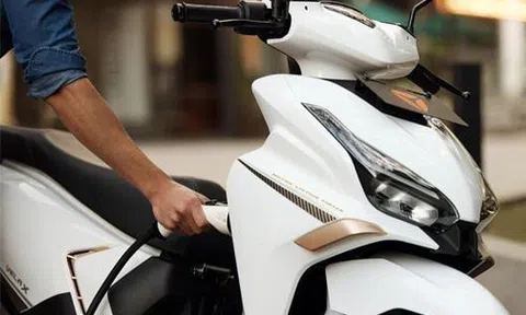 Hãng xây nhà máy 2.500 tỷ tại VN trình làng siêu phẩm xe máy điện: Công nghệ xịn không kém SH, giá mềm bất ngờ