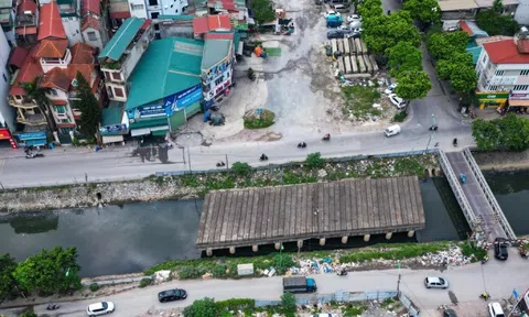 Cây cầu trên tuyến đường nghìn tỷ ở Hà Nội tái thi công sau nhiều năm bỏ hoang