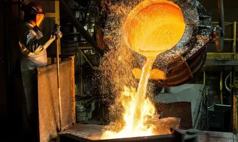 Tìm lời giải cho câu hỏi 'sau vàng sẽ là gì?', nhà đầu tư đang ồ ạt đổ tiền vào 2 kim loại này