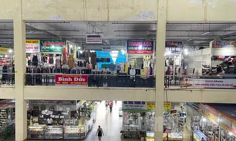 Chợ Vinh 'sáng đèn' sau hơn 1 tuần tiểu thương đồng loạt đóng cửa