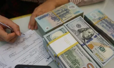 Ngân hàng dẫn đầu nguồn cung trái phiếu, bất động sản gánh áp lực đáo hạn cuối năm