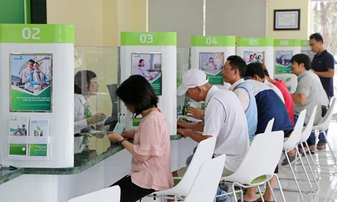 Vietcombank tạm dừng giao dịch tiền mặt tại 22 địa điểm ở Hà Nội