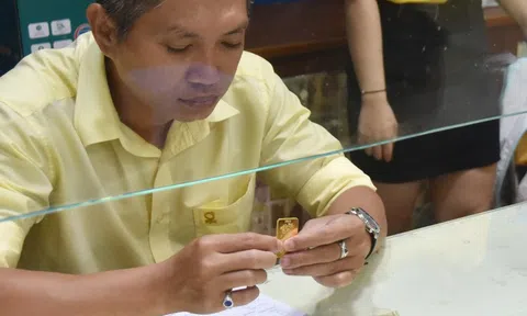 Giá vàng hôm nay 23-8: Tăng rất mạnh