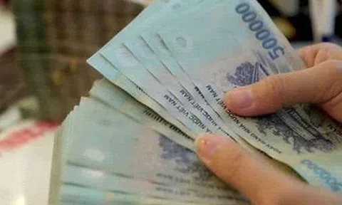 Đầu tháng 2, bất ngờ xuất hiện ngân hàng giảm lãi suất tiết kiệm