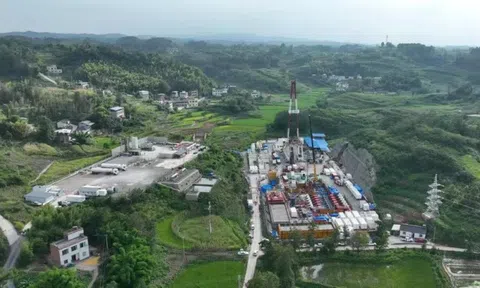 Còi báo động vang lên, dự án khoan sâu 3.300m dừng thi công khẩn cấp, kho báu chứa hàng trăm tỷ m3 'vàng trắng' lộ diện nhờ công nghệ cao