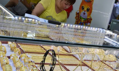 Giá vàng hôm nay 6-9: Tăng tốc lên đỉnh cao mới