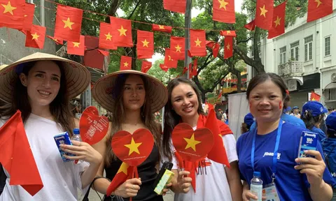 Gần 1 triệu sản phẩm của Vinamilk tiếp thêm dinh dưỡng cho các lực lượng, người dân trong đại lễ 80 năm Cách mạng tháng Tám và Quốc khánh 2/9