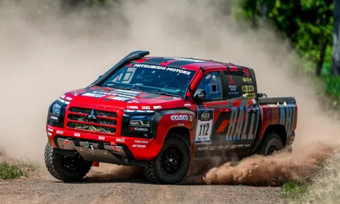 Mitsubishi Triton giành chiến thắng AXCR 2025 sau hơn 2.300km cán đá, vượt lầy, cây đổ