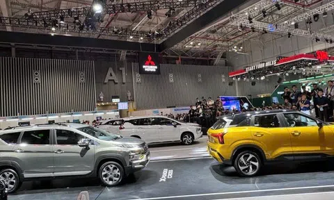 Tháng ngâu, ô tô, xe máy giảm giá mạnh