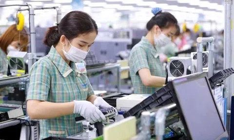 Xuất khẩu tăng mạnh, nhóm hàng công nghệ cao gây bất ngờ