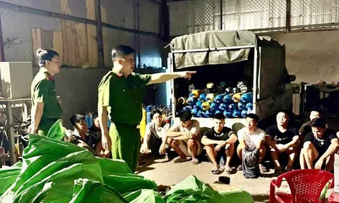 Triệt phá đường dây mua bán "khí cười" số lượng lớn, tạm giữ 18 đối tượng