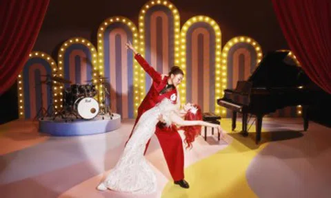 Thanh Hằng hóa 'nữ tổng tài' khiêu vũ cùng kiện tướng dancesport Hoàng Mỹ An