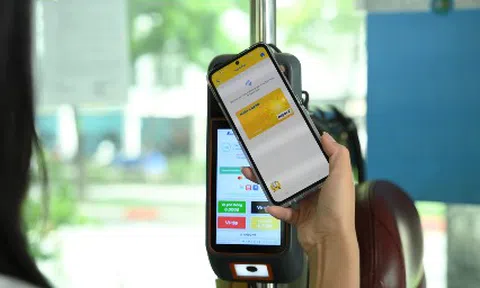 Giao thông công cộng TPHCM hiện đại hóa với thanh toán thẻ NAPAS không tiếp xúc