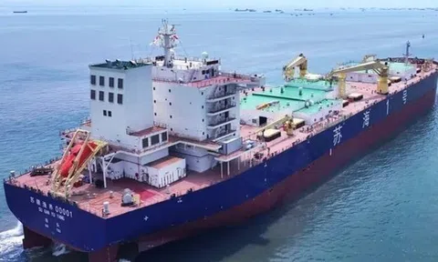 Trung Quốc sắp vận hành 'quái vật biển' đầu tiên trên thế giới: dài bằng 2 sân bóng đá, khai thác 8.000 tấn cá hồi mỗi năm
