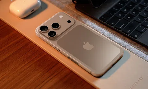 Chiếc iPhone sắp ra mắt có thể khiến Samsung và Sony lo sợ?