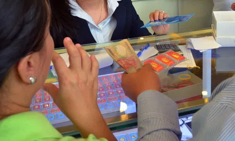 Giá vàng hôm nay, 8-10: Vàng thế giới vượt mốc 4.000 USD/ounce