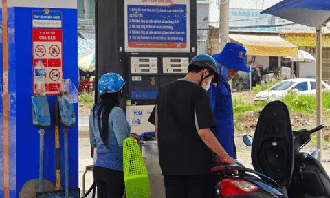 Giá xăng giảm về dưới 20.000 đồng/lít