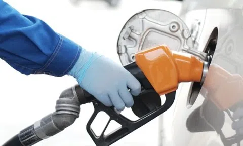 Chưa bán, doanh nghiệp đã lo xăng E10 ế ẩm