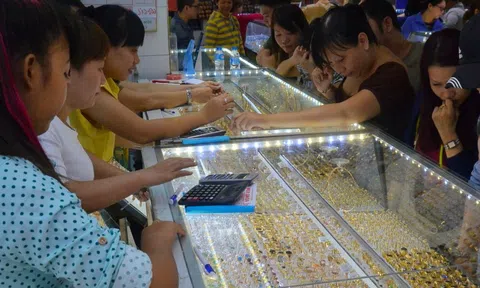 Giá vàng hôm nay, 30-9: Lập kỷ lục mới